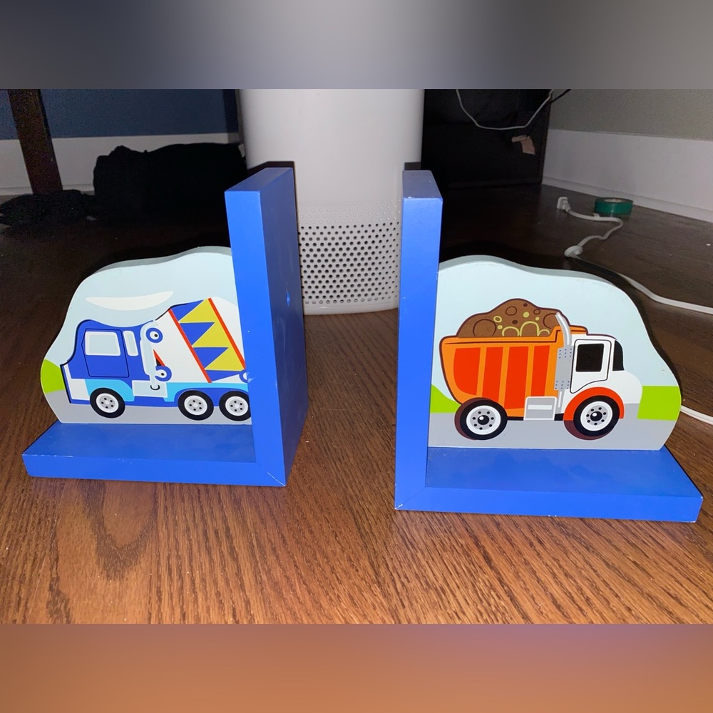 Construction book ends